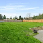 Cozy North Seattle Rambler With Spacious Yard
